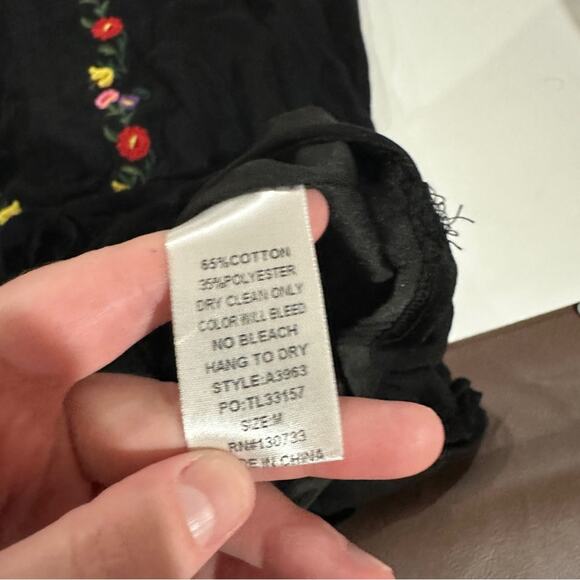 Umgee Black‎ 3/4 Bell Sleeve Floral Embroidered Romper Size M - Picture 7 of 10